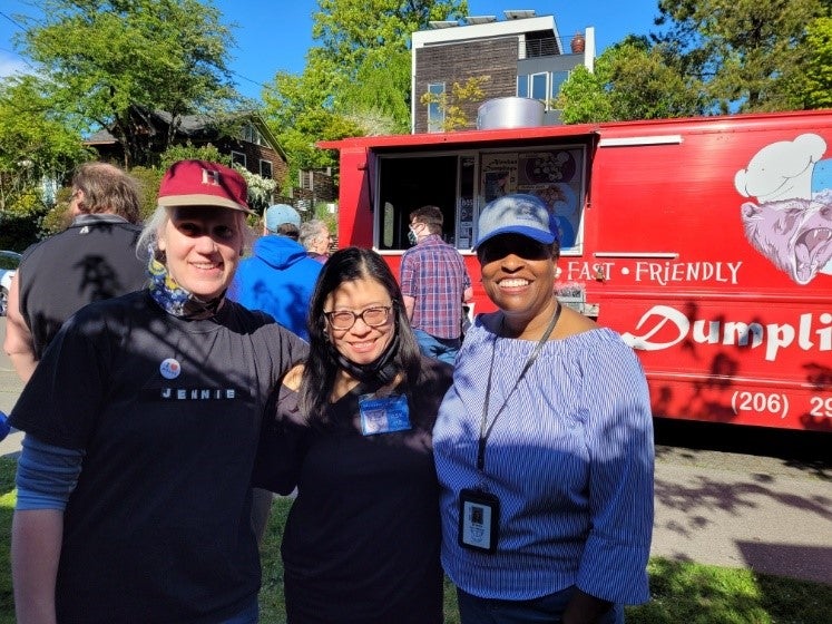 Jennie, Linda, & Brenda with Alaskan Dumpling 2 food truck